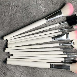 How To Choose Makeup Brushes